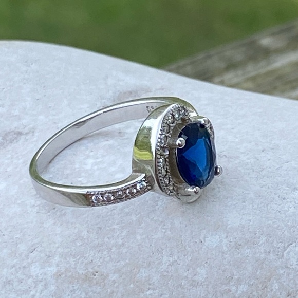 Simulated sapphire sterling silver ring with zircon accents size 8 - Picture 6 of 13
